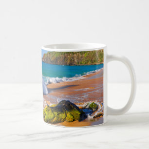 Mug Les vagues s'écrasent sur la plage d'Hawaï