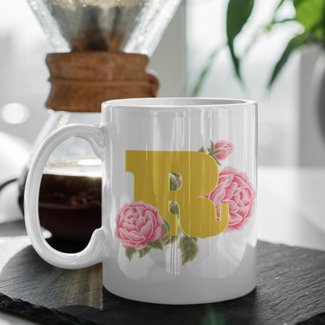 Mug Lettre initiale du Rose floral Monogramme Nom Coup (Créateur téléchargé)