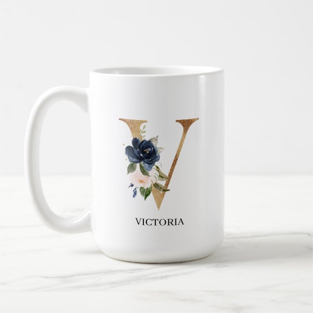 Mug LETTRE MONOGRAPHIQUE Florale Blush Navy "V" Person (Gauche)