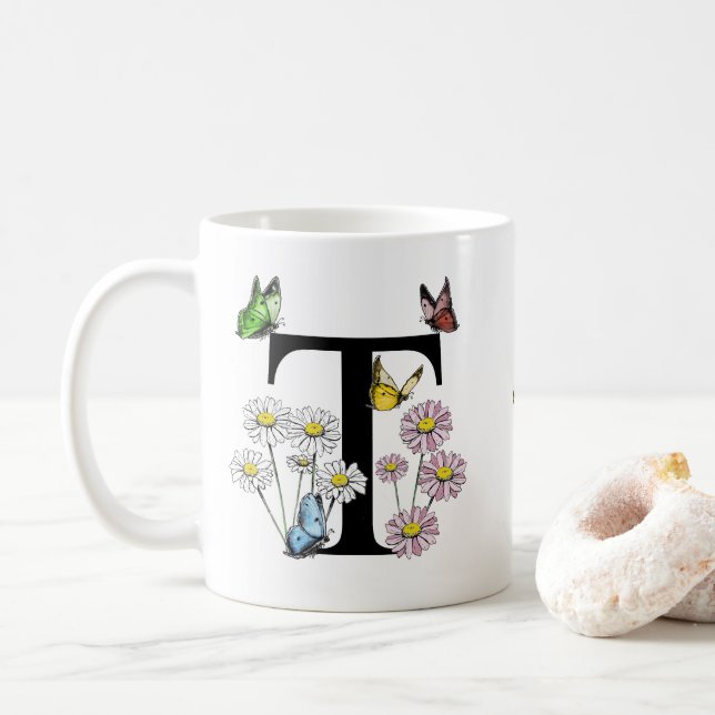 Mug Lettre T Floral Papillon Monogramme initial (Avec donut)