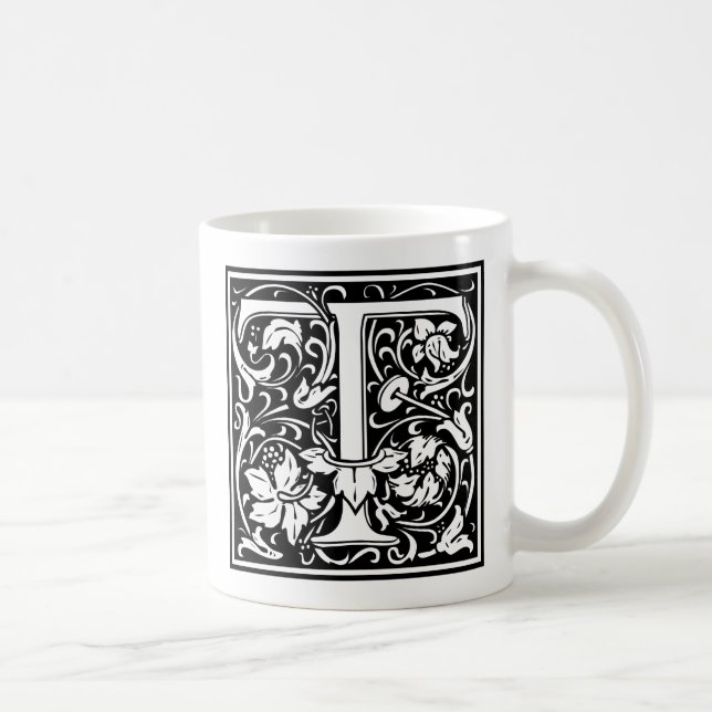 Mug Lettre T Monogramme médiéval Art Nouveau (Droite)