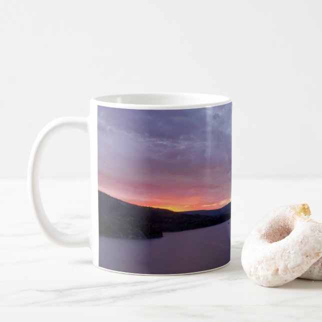 Mug Lever du soleil au lac St. Mary (Avec donut)
