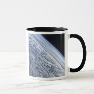 Mug L'horizon de la terre contre la noirceur de