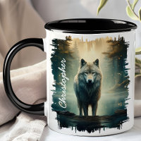 Loup dans la forêt brumeuse
