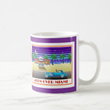 Lune au-dessus de pourpre de Miami