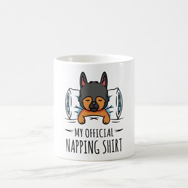 Mug Ma chemise de sieste officielle avec chien couchan (Centre)