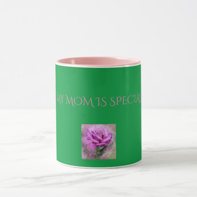 Mug 'MA MÈRE EST SPÉCIALE' rose/vert rose deux tonneau (Centre)