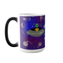 Alien dans un vaisseau spatial portant un t-shirt 