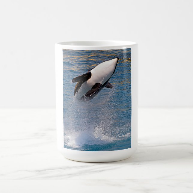 Mug Magic Baleine tueuse sautant hors de l'eau (Centre)