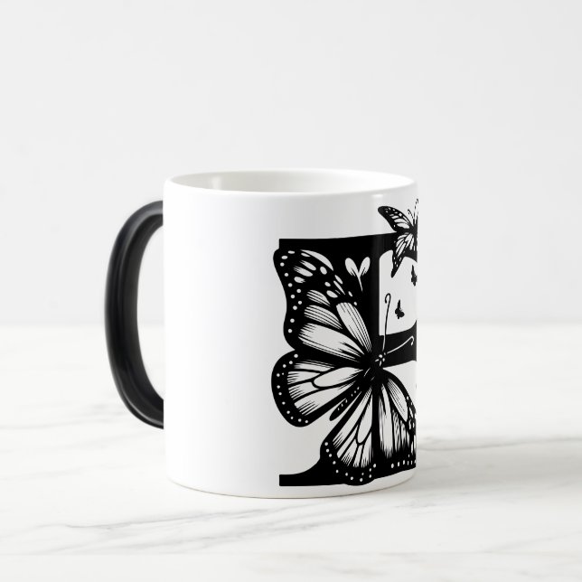 Mug Magic E Alphabet black butterfly (Devant gauche)