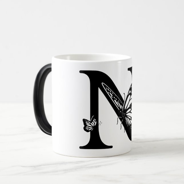 Mug Magic N Alphabet black butterfly (Devant gauche)