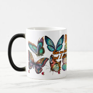 Mug Magic Papillons colorés dansant autour d'une poésie sur