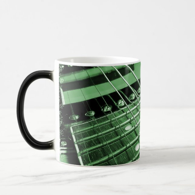 Mug Magic Plan rapproché vert de guitare électrique (Gauche)