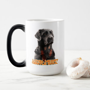 Mug Magic Portrait de chien noir élégant - Art réaliste pour
