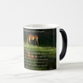 Mug Magic Psaume 23 texte avec cheval à côté de l'eau calme