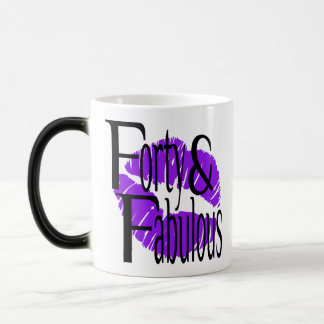 Mug Magic Quarante et fabuleux avec des lèvres violettes cha