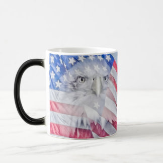 Mug Magique Bald Eagle et le drapeau américain