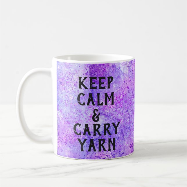 Mug Maintenez calme et portez le pourpre de fil (Gauche)
