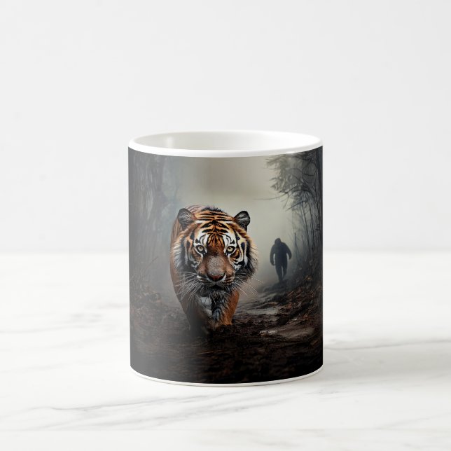 Mug Marcher Vieille forêt surréelle de tigres noirs et (Centre)