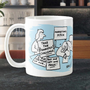 Mug Marketing Manager est Enduring a Sales Pitch. Drôl