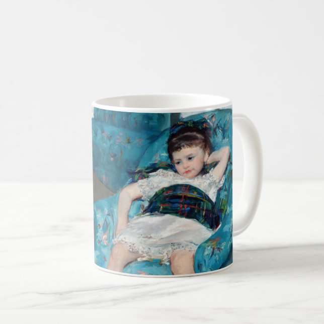 Mug Mary Cassatt - Petite fille dans un fauteuil bleu (Devant droit)
