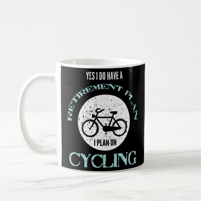 Mug Me faisant un cycle oui ai une bicyclette de (Gauche)