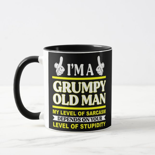 Mug Mens je suis un vieil homme grincheux mon niveau d (Gauche)