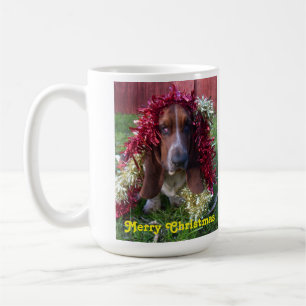Mug Merry Christmas Basset Hound In Garland