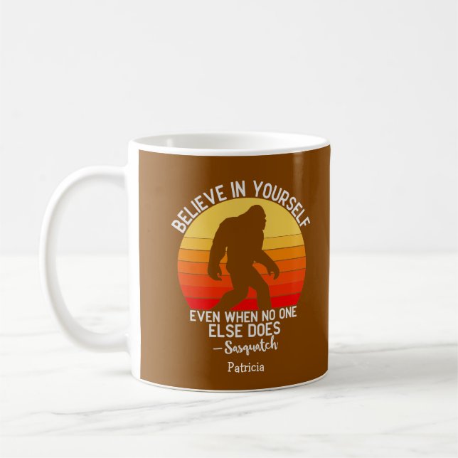 Mug Message amusant de Big Foot/Sasquatch (Gauche)