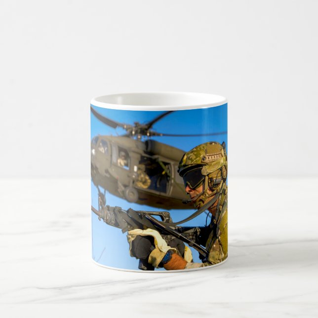 MUG MH-60M BLACK HAWK (Centre)