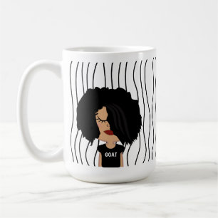 Mug Mignonne Femme Qui Soupçonne A Frappé De La Mug. C