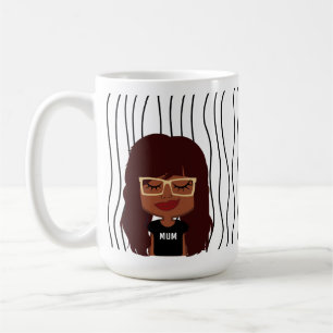 Mug Mignonne Femme Qui Soupçonne A Frappé De La Mug. C