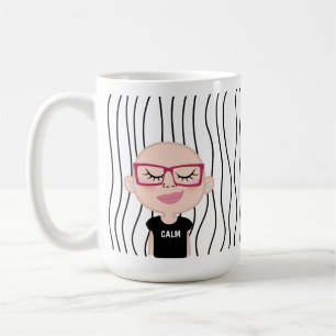 Mug Mignonne Femme Qui Soupçonne A Frappé De La Mug. C