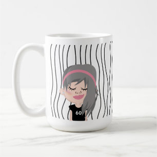 Mug Mignonne Femme Qui Soupçonne A Frappé De La Mug. C