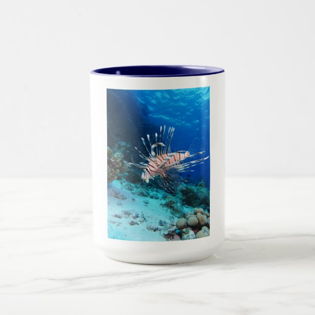 Mug Miles de poissons-lions ou de ptérois, poissons de (Centre)