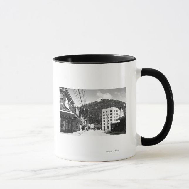 Mug Mission Street dans le centre de Ketchikan (Droite)