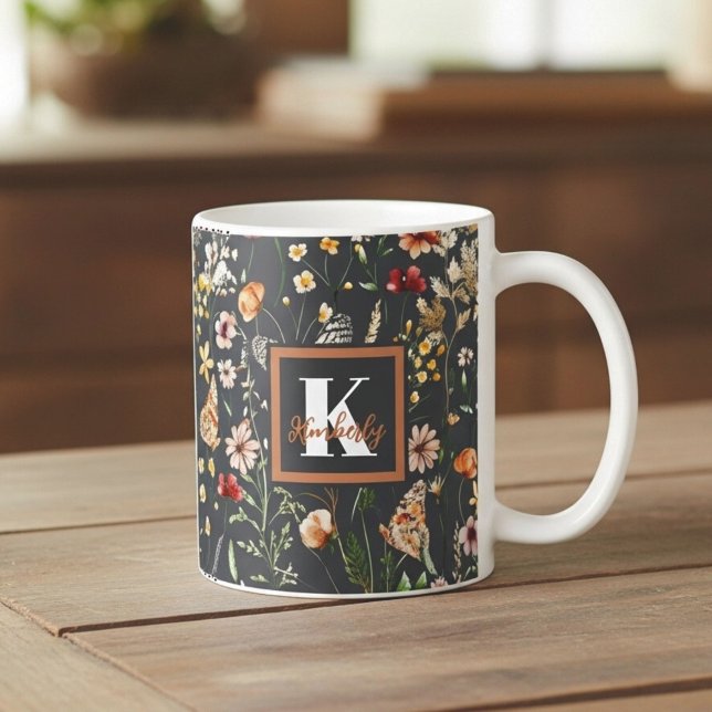 Mug Moderne broderie florale Boho monogrammée (Créateur téléchargé)