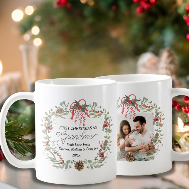 Mug Moderne Elégant Rouge Vert Floral Premier Noël (Créateur téléchargé)