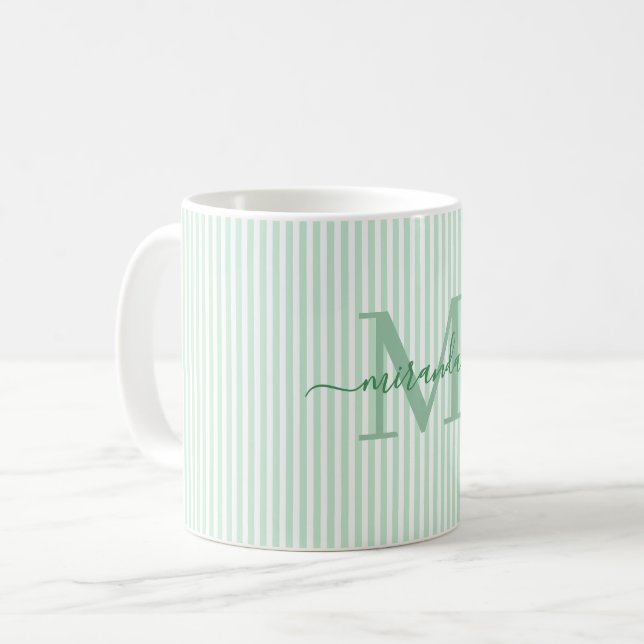 Mug Moderne Monogramme à rayures vertes avec nom (Devant gauche)