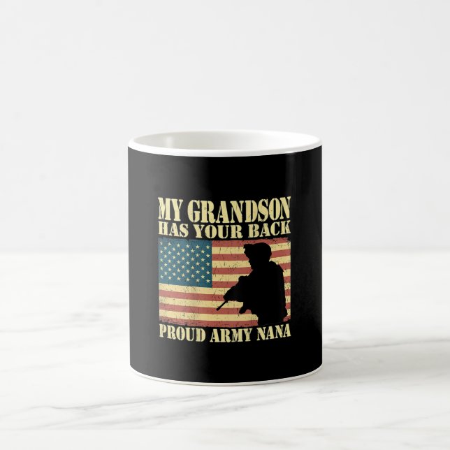 Mug Mon petit-fils a ton dos - Fière grand-mère de l'a (Centre)