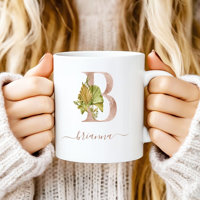 Mug Monogramme de lettre tropicale à l'aquarelle Boho  (Créateur téléchargé)