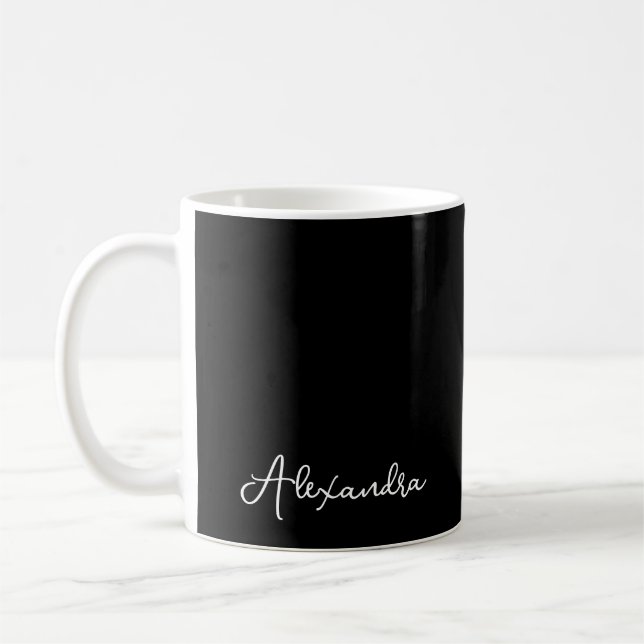Mug Monogramme de nom de script chic simple noir blanc (Gauche)