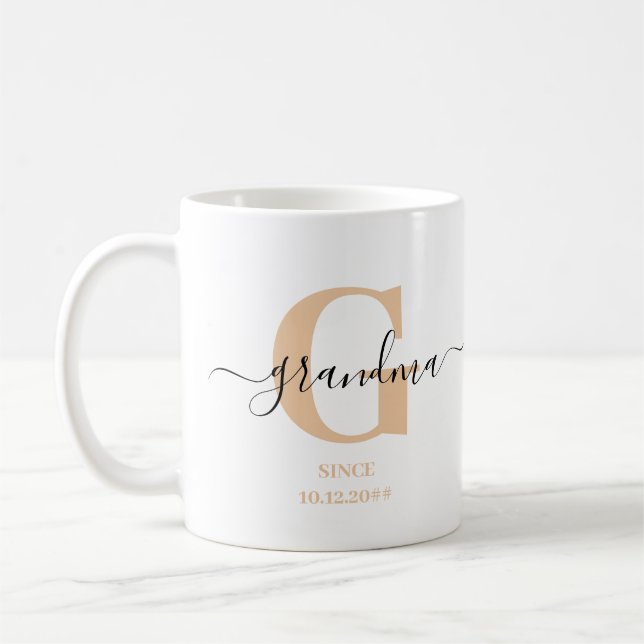 Mug Monogramme de script élégant de grand-mère (Gauche)