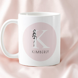 Mug Monogramme élégant initial rose féminin ruban