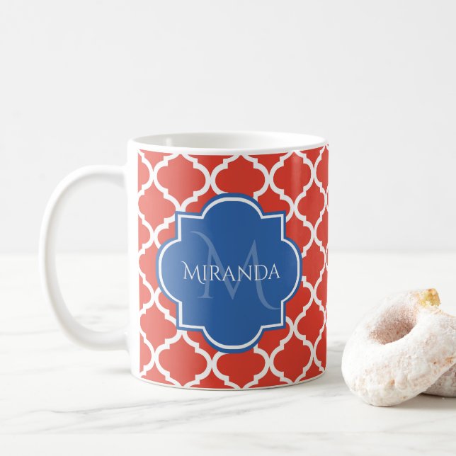 Mug Monogramme et nom bleu Quatrefoil rouge tendance (Avec donut)