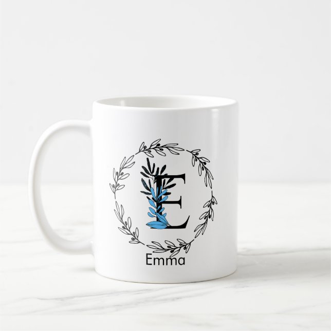 Mug Monogramme floral bleu sur mesure - Lettre E Café  (Gauche)