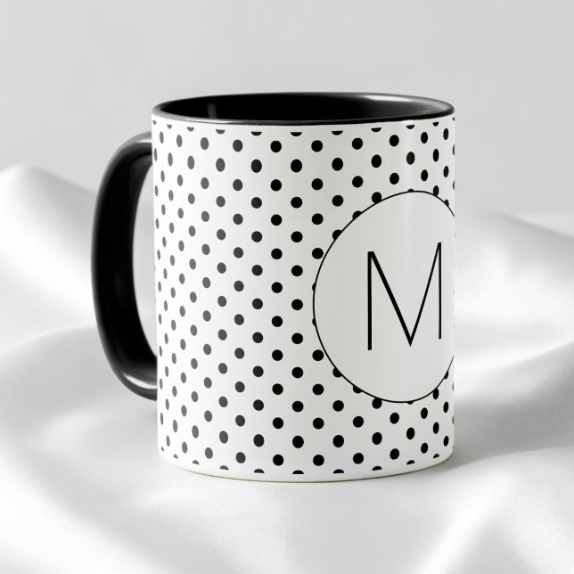 Mug Monogramme Initial Noir et Blanc Moderne à Points  (Modern Black and White Initial Monogram Polka Dot Mug)