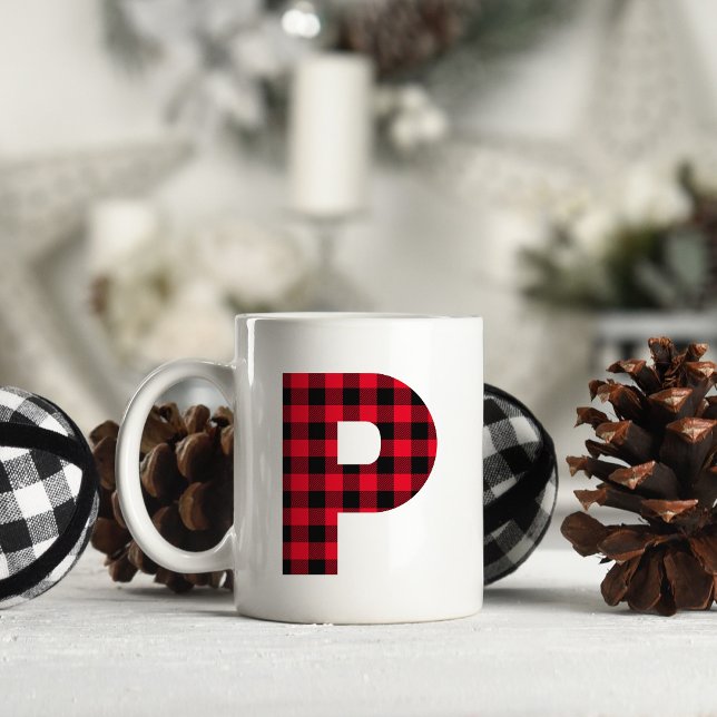 Mug Monogramme Lettre P Gras en Carreaux Buffalo Rouge (Letter P Monogram Christmas Coffee Cup)