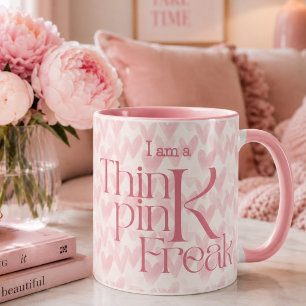 Mug monogramme modèle coeurs rose Think Pink