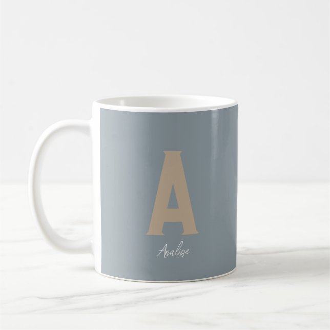 Mug Monogramme personnalisé bleu minimaliste (Gauche)